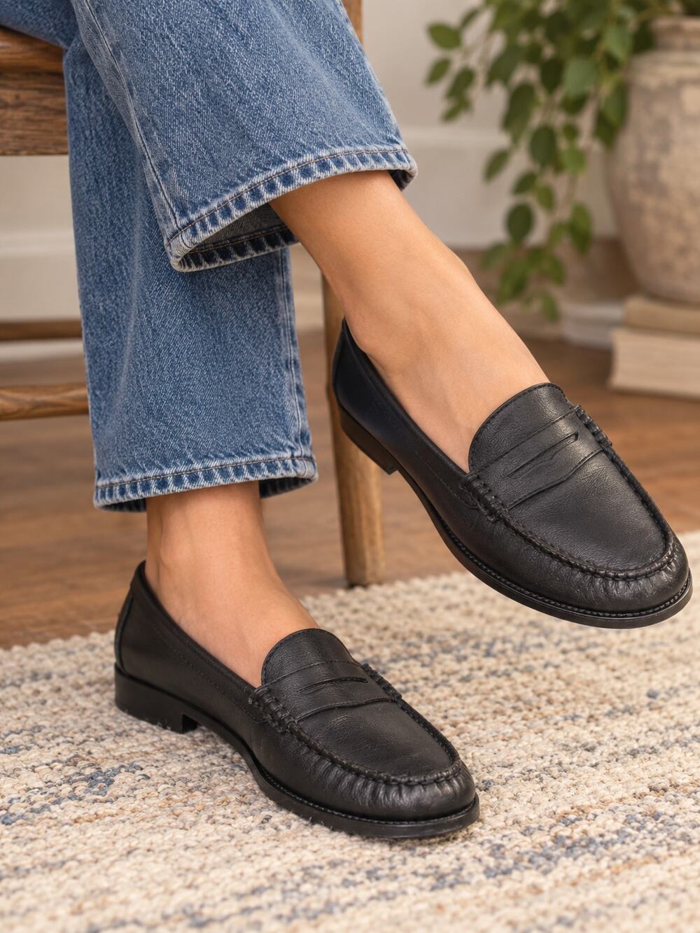 G.H. Bass & Co Women's SZ 8 VTG Kathleen Soft Leather Penny Loafers Black
